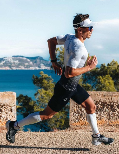 Compressport Men s Tri Under Control Half Tights Padded Tri Shorts Baselayer Ltd